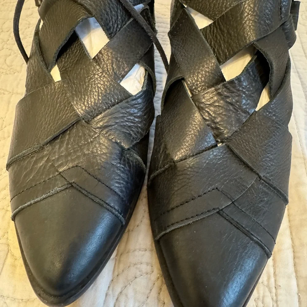 Free People Black Flats with Criss-Cross Design - Picture 3 of 9